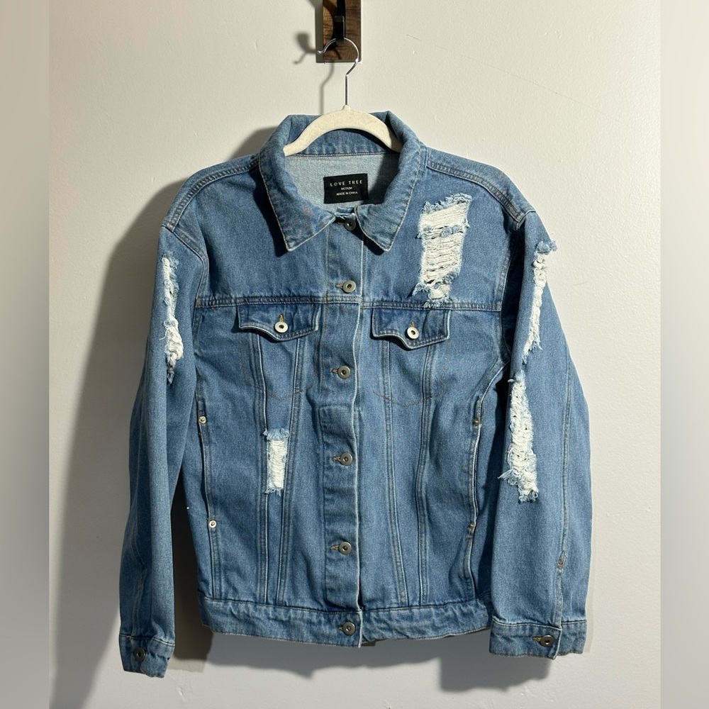 Love Tree Women’s M Denim Trucker Jacket Long Sleeve Distressed‎ | DKU 0364